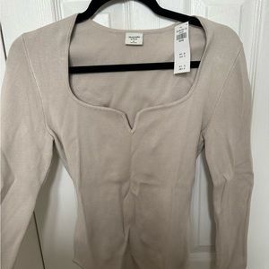Abercrombie and Fitch Cream Sweater - Never Been Worn!
